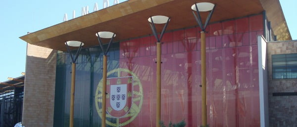 Almada Forum inaugura bandeira nacional gigante