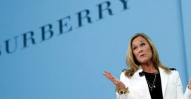 Apple contrata CEO da Burberry