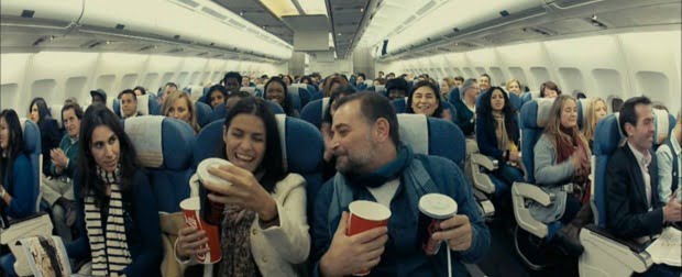 Coca-Cola surpreende passageiros durante voo