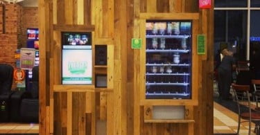 Americano cria vending machine que só vende fruta e saladas