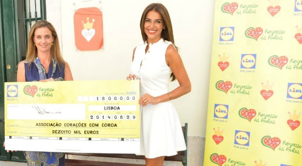 Lidl doa 18 mil euros à Associação Corações com Coroa