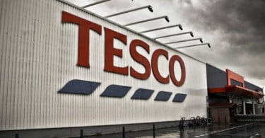 Tesco vende 50% do negócio japonês à Aeon e prepara saída do país