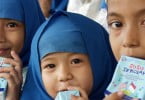 Crianças abrangidas pelos programas de leite escolar da Tetra Pak atinge valor recorde em 2012