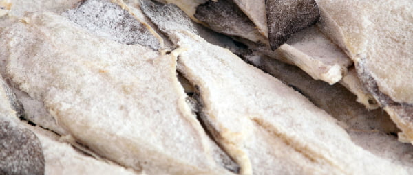 Indústria do bacalhau apresenta queixa contra Continente e Pingo Doce