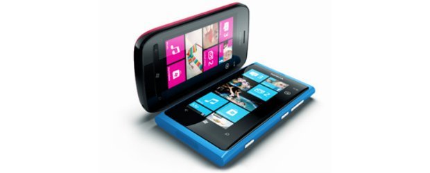 Microsoft lança Windows Phone em português