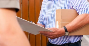 Pequenos retalhistas oferecem entregas para fazer frente à Amazon