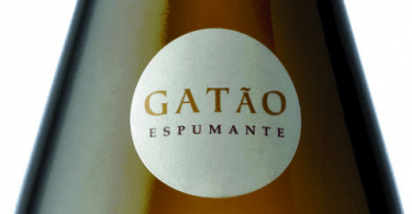Sociedade dos Vinhos Borges lança Gatão Espumante