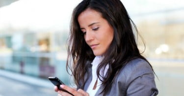 Mulheres sentem-se preocupadas com segurança de pagamentos online