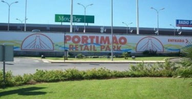 Incêndio no Retail Park de Portimão põe em risco centenas de postos de trabalho