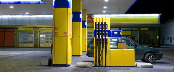 Consumo e venda de álcool devem ser proibidos nos postos de combustível