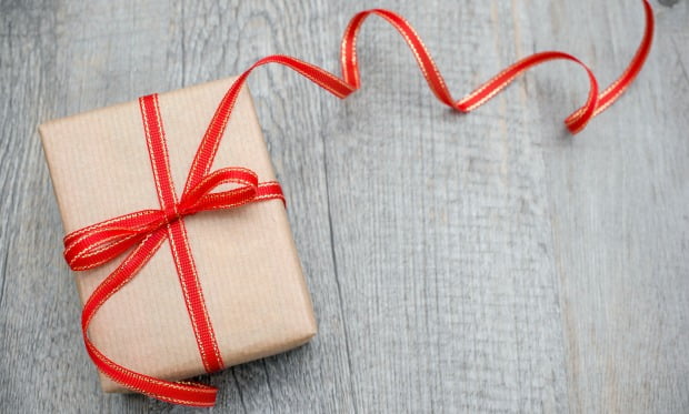 Portugueses vão comprar mais presentes para si próprios este Natal