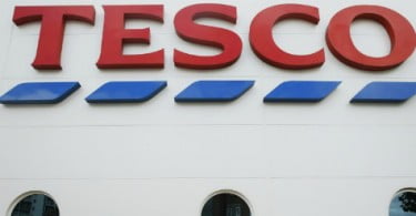 Tesco investe na renovação de lojas do Reino Unido