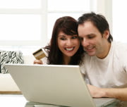Consumidores impulsionam com&eacute;rcio online