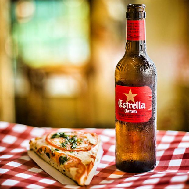 Estrella Damm pizza