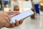 smartphone em loja destaque