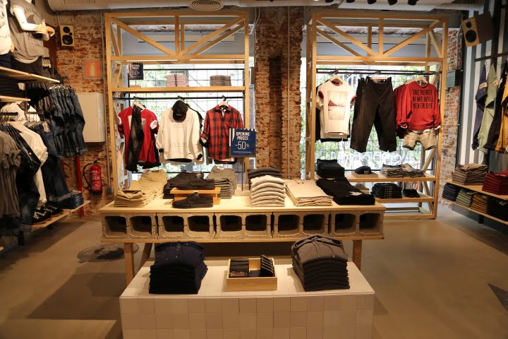 Springfield Store by Caulder Moore Madrid Spain