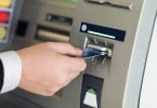 colocar cartão na caixa de multibanco