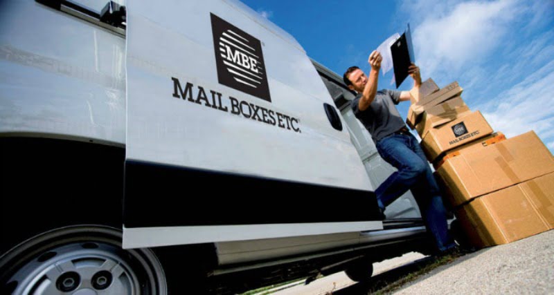 Mail Boxes ETC carrinha