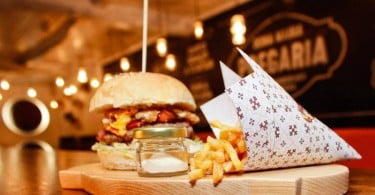 Dona Maria Pregaria hamburguer
