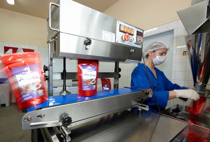Iswari - superalimentos - fábrica - Distribuição Hoje