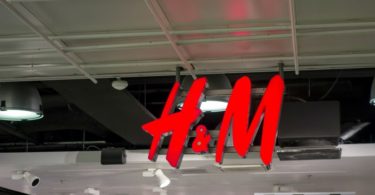 HM fachada loja Distribuição Hoje