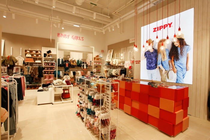 Zippy Almada - interior loja - Distribuição Hoje