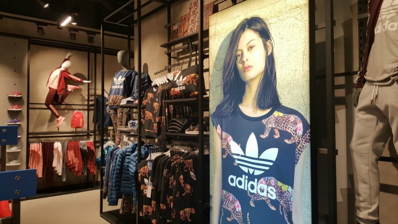 Adidas loja Forum Algarve Distribuição Hoje