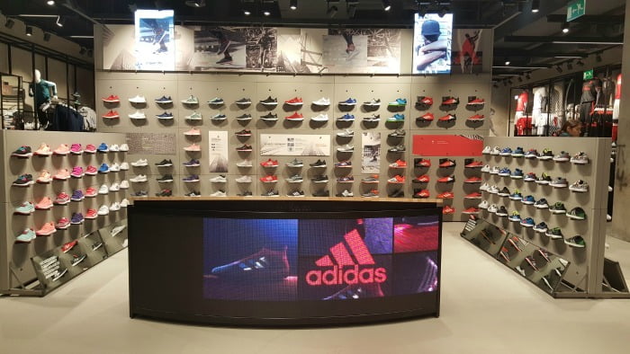 Adidas - loja Forum Algarve - Distribuição Hoje