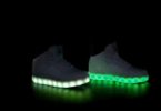 Skechers ténis com LED Distribuição Hoje