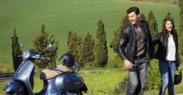 Vespa e Clarins Dia dos Namorados Distribuição Hoje