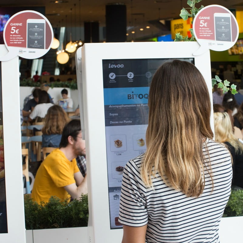 kiosks digitais - Alegro Alfragide - Distribuição Hoje