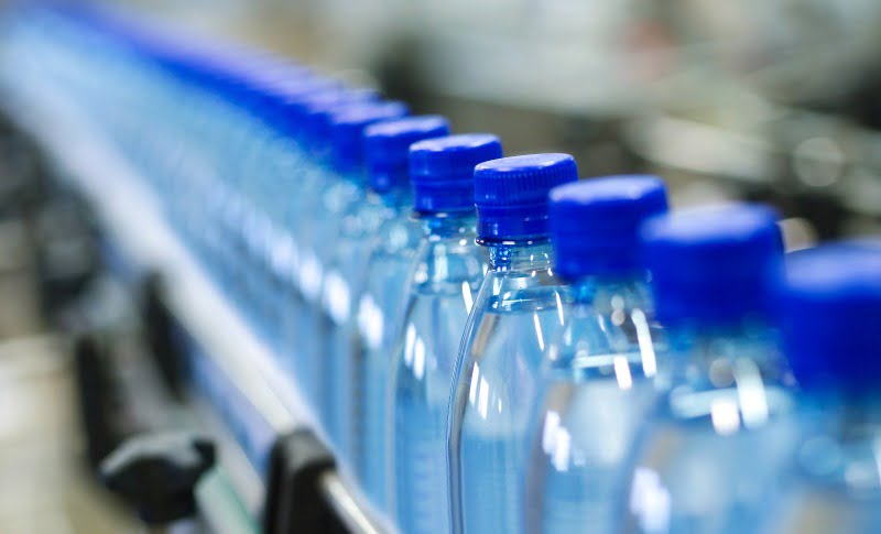 Multinacionais comprometem-se a reduzir utilização de plástico