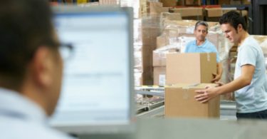 Estudo da UPS diz que e-commerce está a revolucionar a forma como a indústria compra