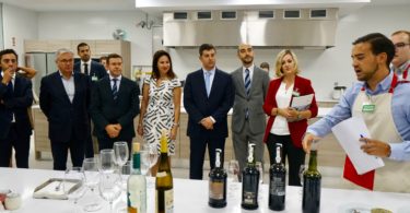 Ministro da Economia diz que Mercadona em Portugal é “enorme alavanca para a entrada de produtos portugueses em Espanha”