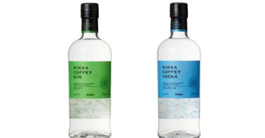 Nikka alarga gama Coffey com vodka e gin