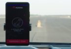 Huawei põe smartphone a conduzir automóvel