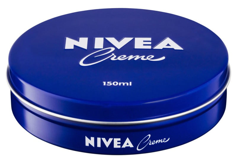 Nivea oferece kits de higiene a famílias carenciadas
