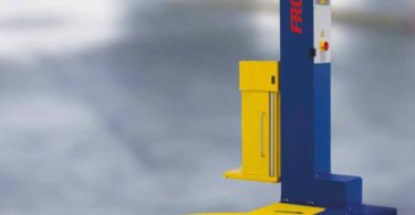 Fromm lança envolvedora semiautomática com prato-rotativo