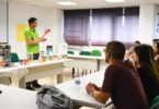 AKI dá formação gratuita a voluntários de associação que reabilita casas