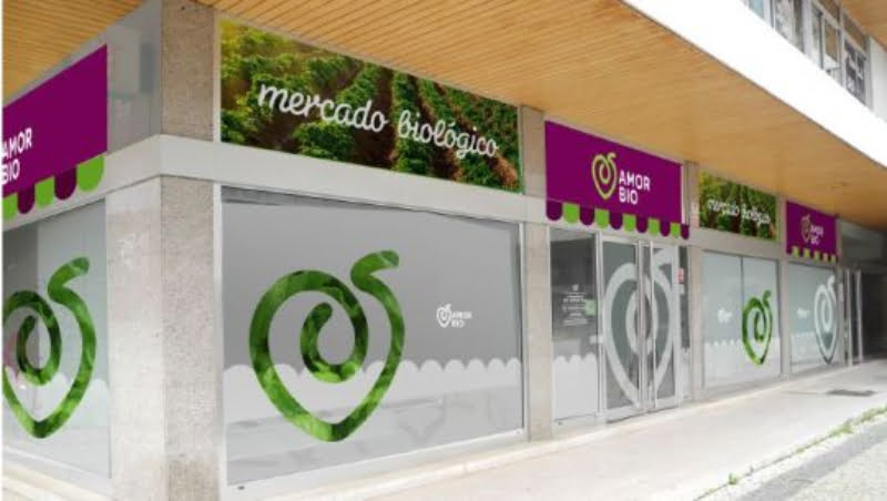 A Sonae anunciou esta quinta-feira (17 de maio) a aquisição da Amor Bio, empresa que detinha dois supermercados de produtos biológicos na cidade de Lisboa, em Benfica e Alvalade. 