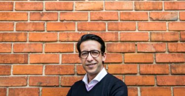 Mehdi Addag quer Portugal como plataforma do seu negócio do Óleo da Argão, fora de Marrocos. Este produto raro, que apenas nasce numa zona específica daquele país magrebino quer conquistar o gosto dos consumidores portugueses. Conheça a estratégia da empresa Zad.