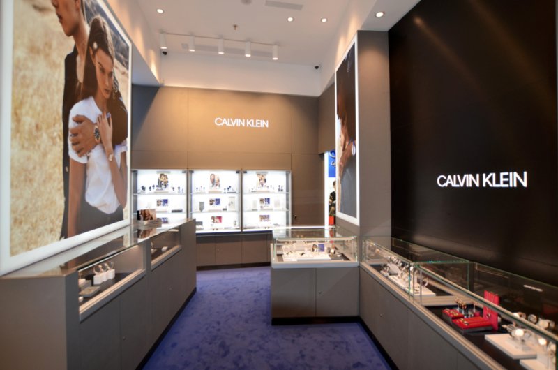 Calvin Klein abre loja dedicada a relojoaria e joalharia em Portugal