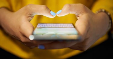 Vendas mundiais de smartphones em queda