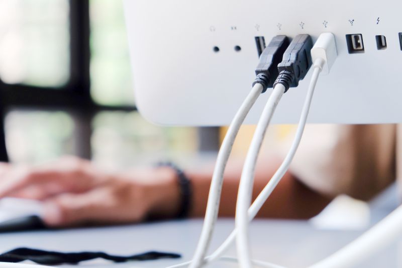 Vendas de PCs recuam 4,3% no último trimestre e 1,3% em 2018