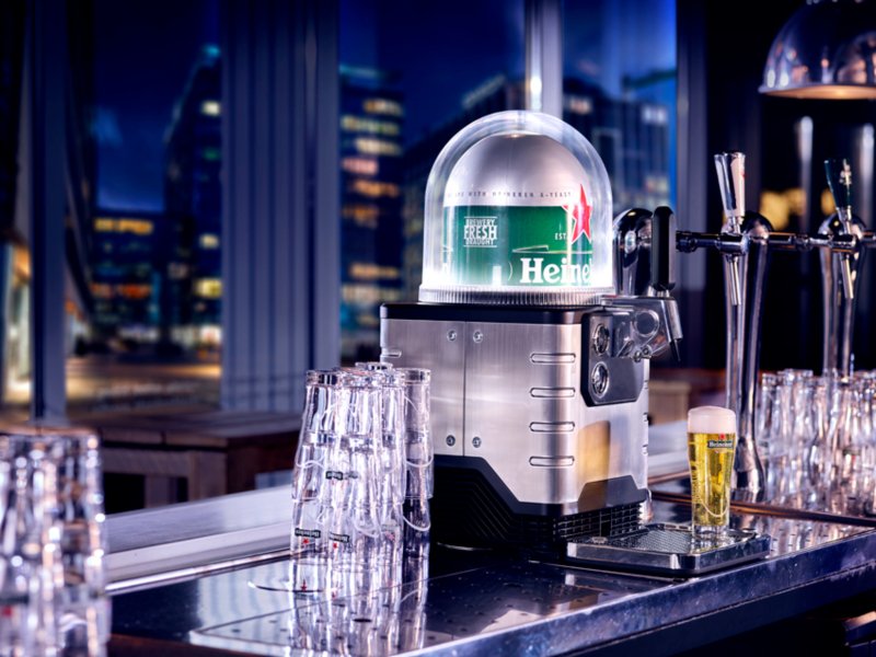 Heineken lança máquina para tirar cerveja de pressão