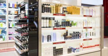 Perfumes & Companhia reabre no Alameda Shop & Stop