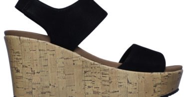 Skechers lança nova coleção de sandálias