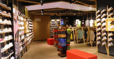 Kicks renova loja no Forum Viseu