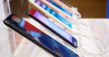 Vendas globais de smartphones em queda