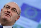 Phil Hogan deixa Agricultura e ‘agarra’ pasta do Comércio